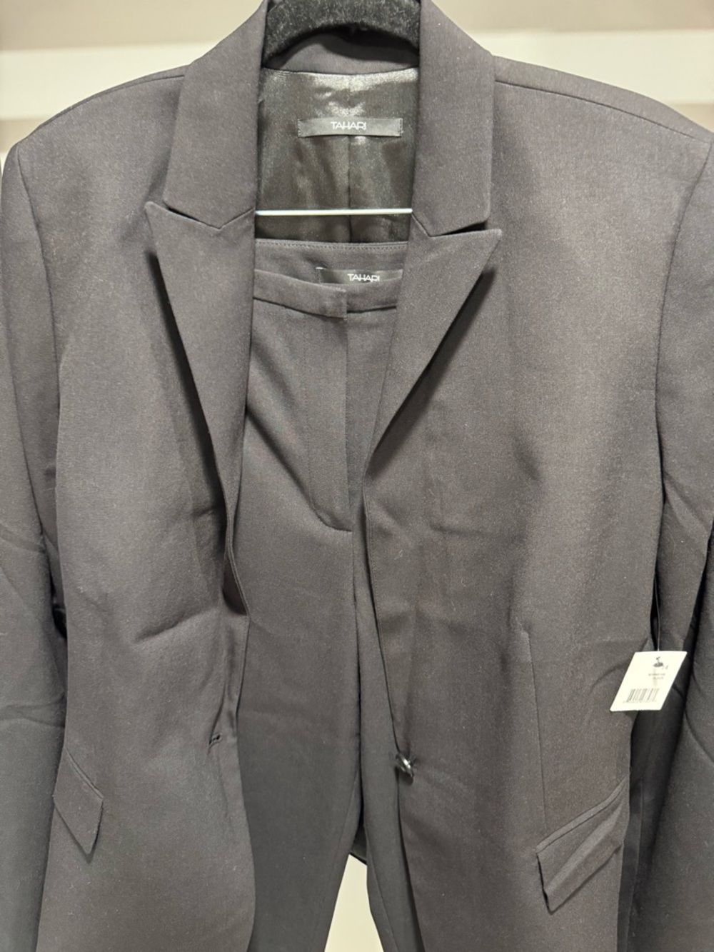 Tahari Black Women's Tailored Blazer and Pants Suit